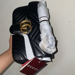 GG Marmont medium shoulder bag