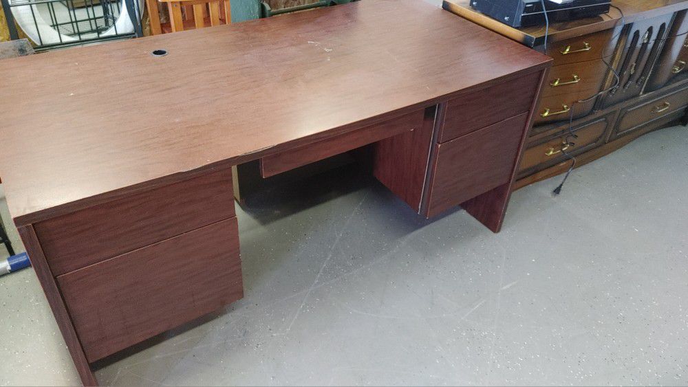 Large Heavy Duty Office Desk With Drawers 