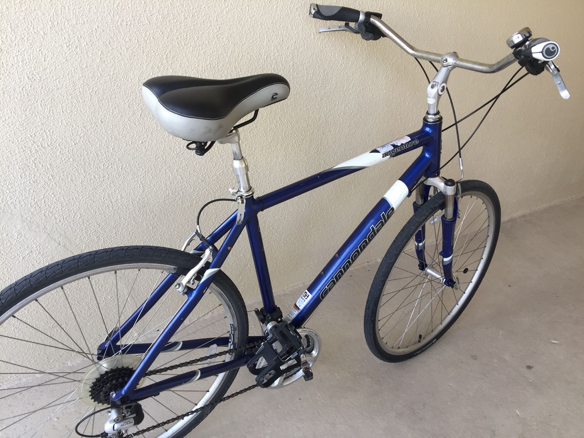 Cannondale Adventure 5 Hybrid XL frame on 700c double wall wheels