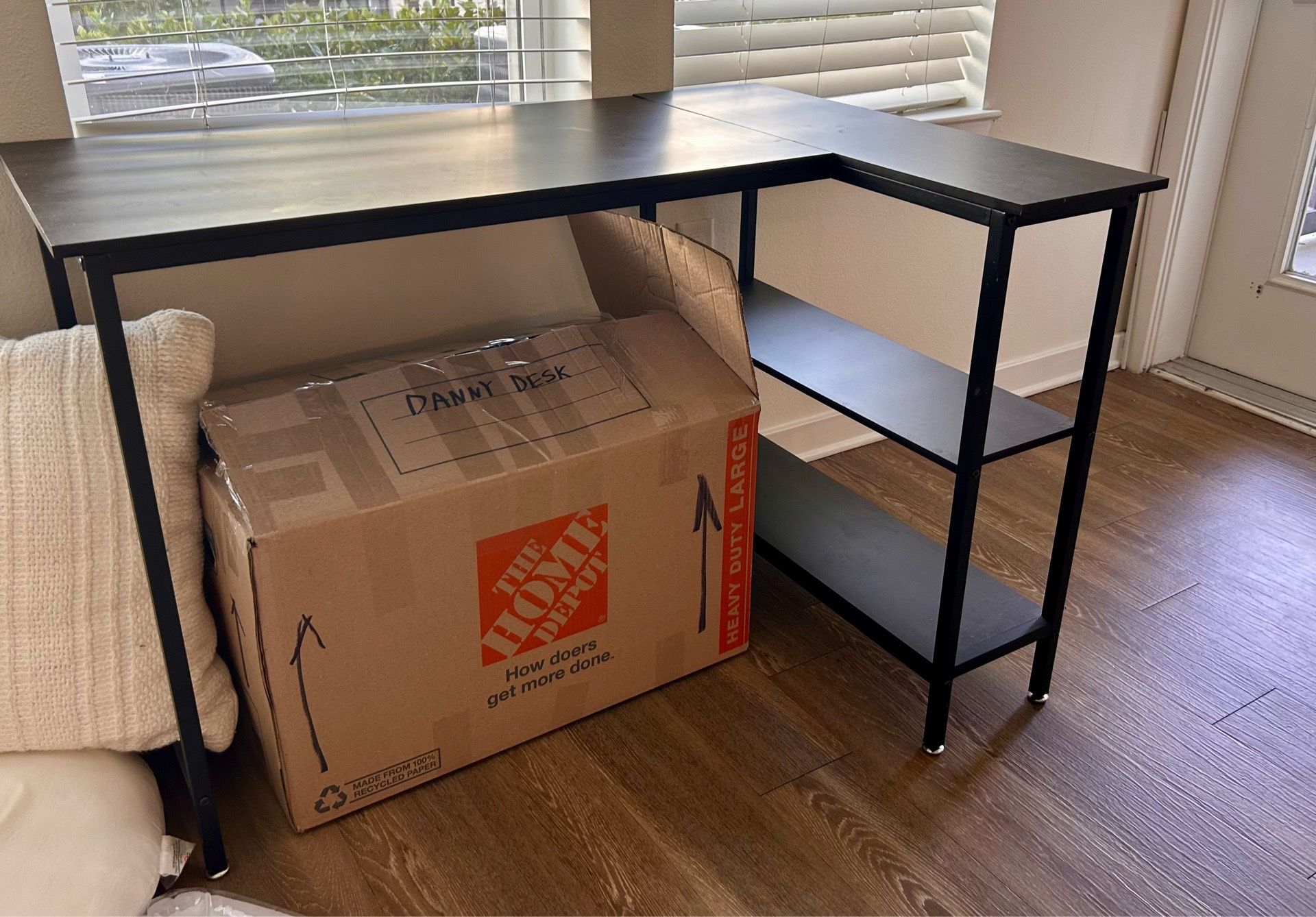 Free Desk - L Shape
