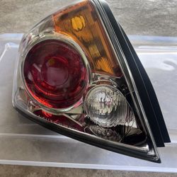 OEM 2011 Nissan Altima Tail Light Assembly – Driver Side (Left)