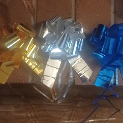 Holo Ribbon & Pull Bows  50 For $20