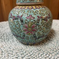 Beautiful Vintage Chinese Famille Rose Ginger Jar with lid and cork