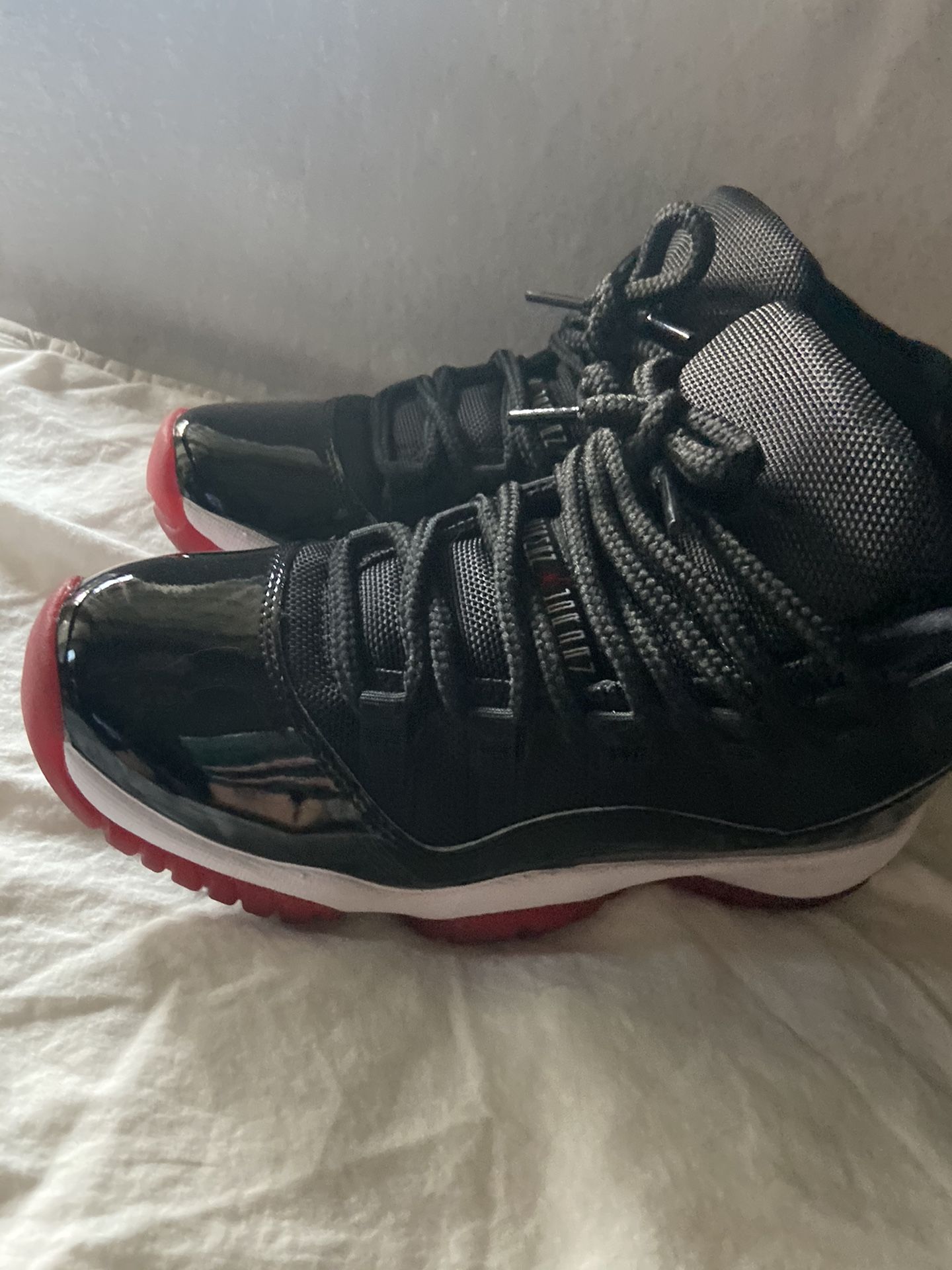 Authentic bred 11s size 5.5