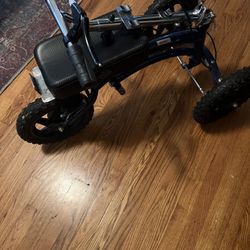 Knee rover all terrain knee scooter