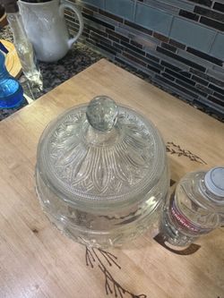 Candy or cookie jar