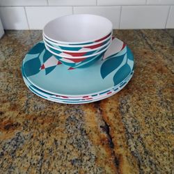 Set Of Resin Dinnerware In Margate