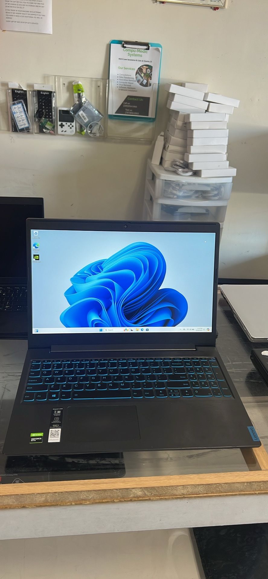 Lenovo gaming Laptop Windows 11 Pro Core i5 16GB RAM