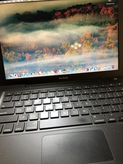 Apple MacBook Black Laptop 13” 2008