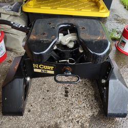 Curt Fifth Wheel Hitch A30 GMC 