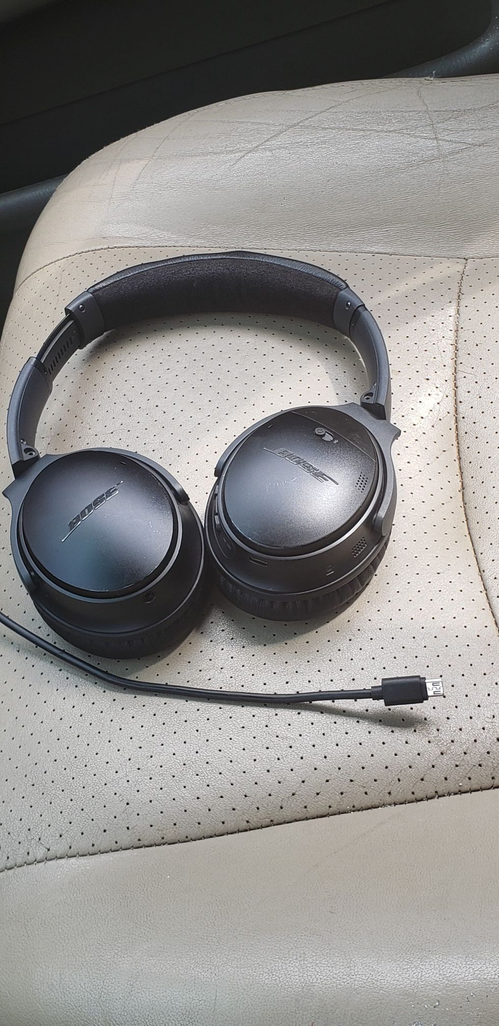 'Bose' premium BLUETOOTH headphones