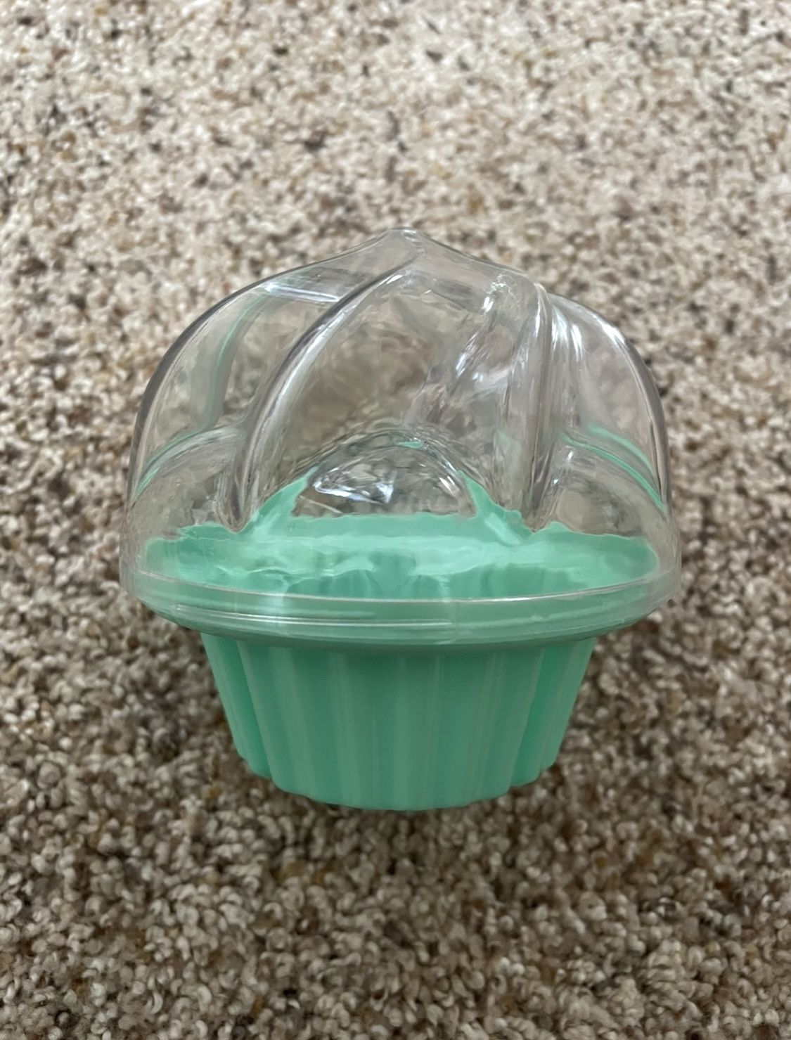 La Dolcetteria Single cupcake or muffin holder container for lunch box