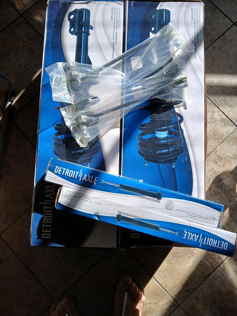 Front Passenger And Front Driver Side Strut With Coil Spring Rear Shock Asborbers