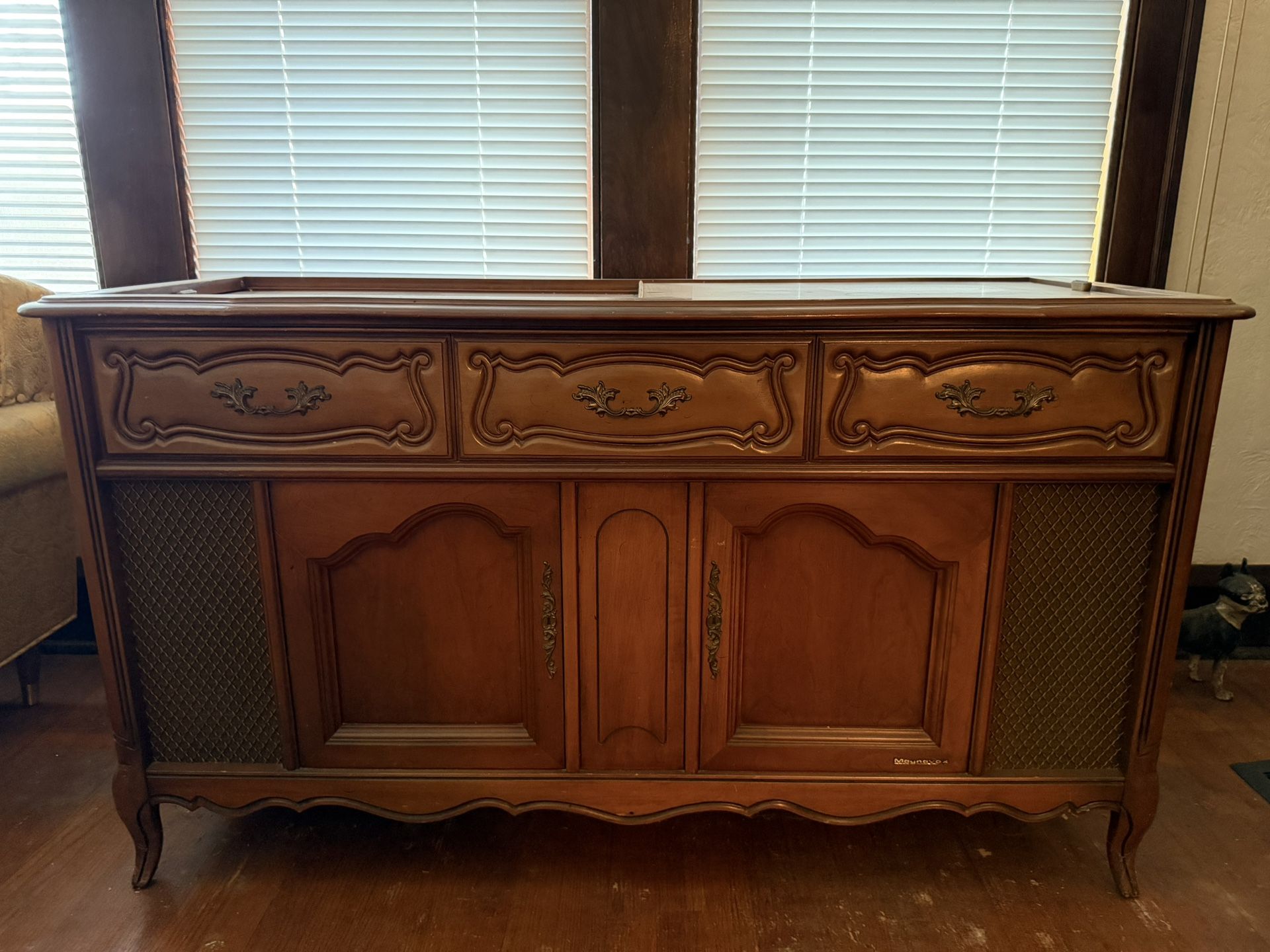 Magnavox AM/FM/Turntable