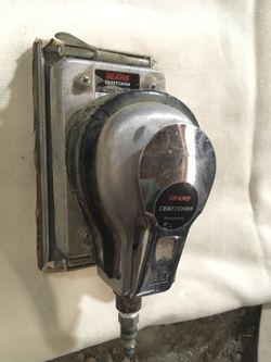 Pneumatic Craftsman orbital sander
