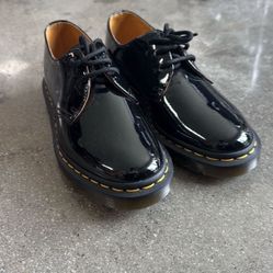 Leather Dr Marten Shoes • Brand New • size 8 Women