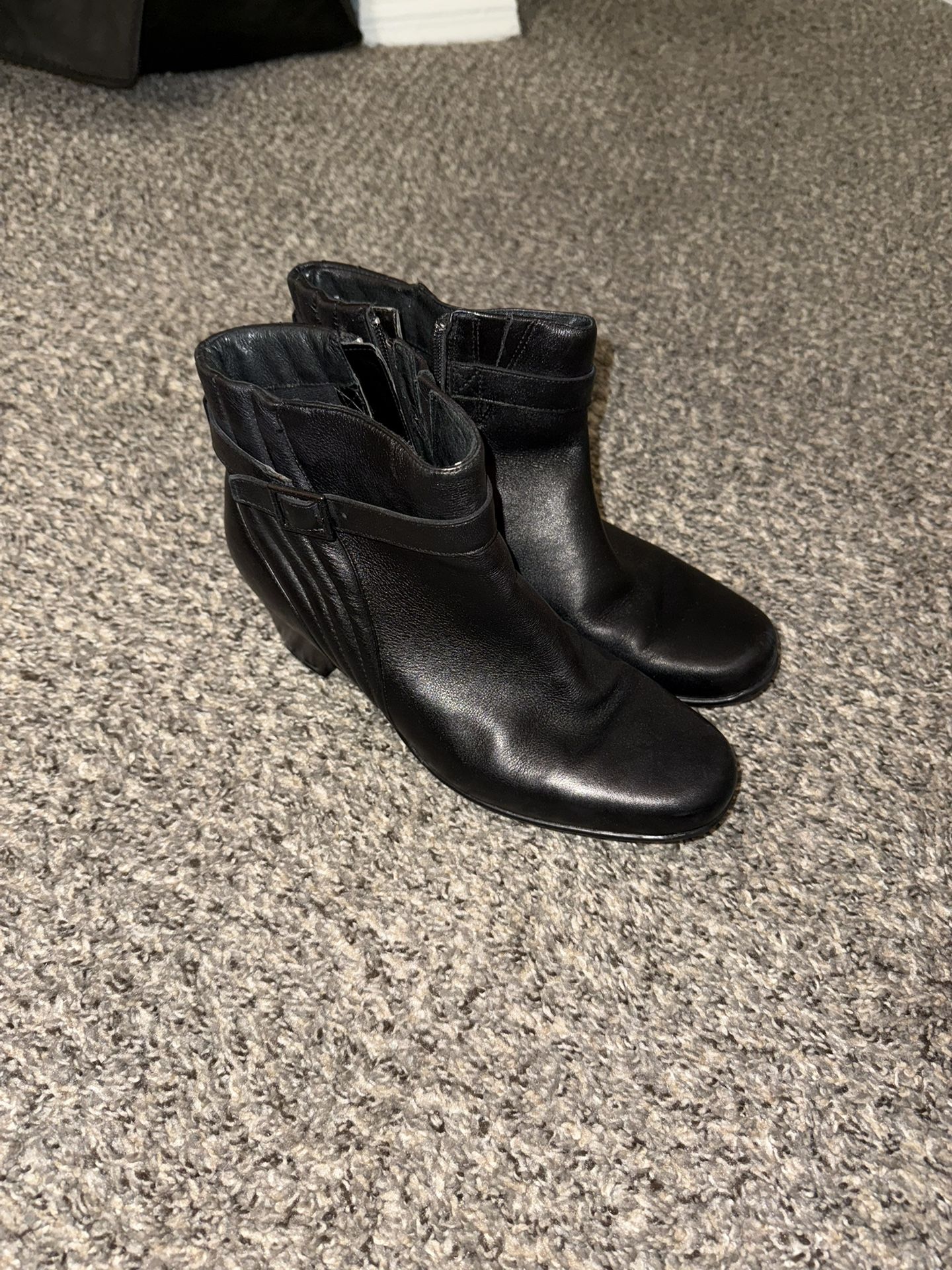 Black Leather Zip Up Boots With Heel