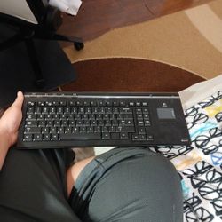 Logitech Mediaboard Pro Wireless Bluetooth Keyboard 