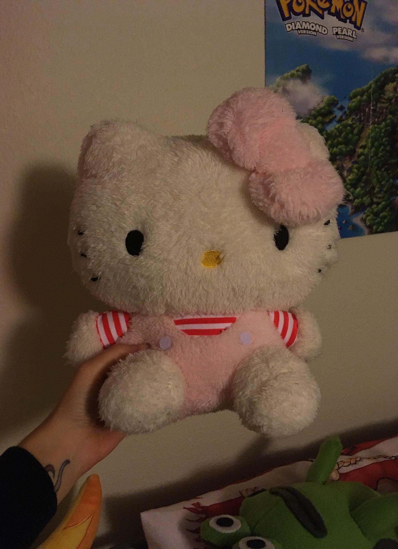 Hello kitty plush super cute