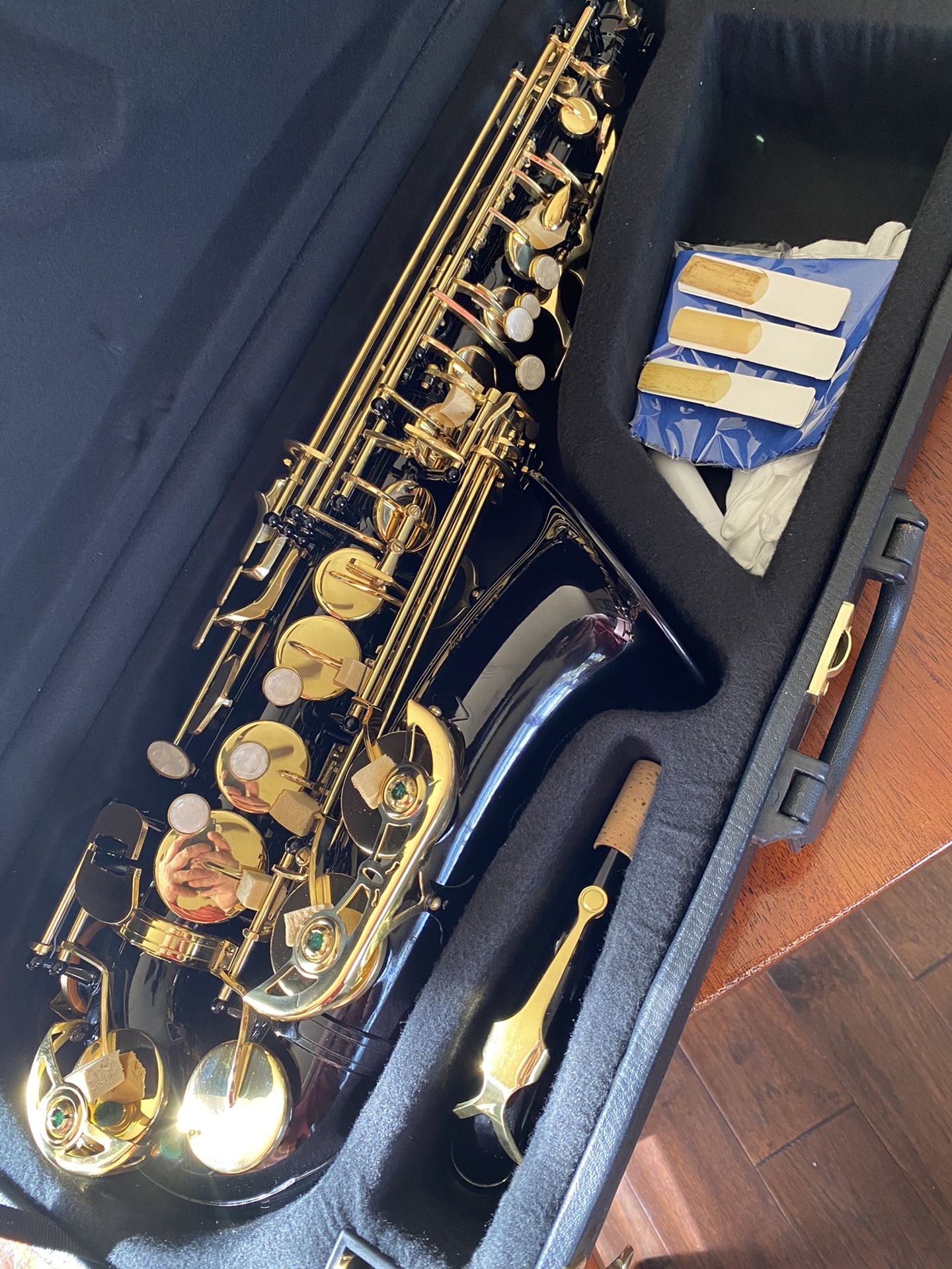 Black Alto Saxophone with New Set of Reeds Excellent Condition $350 Firm