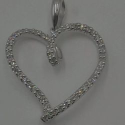 14kt white gold heart pendant w 47 diamonds 0.33pts 2.1 grams mint 861414-1. 