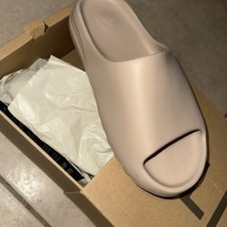 Yeezy Slides Pure