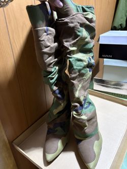 Akira Camo Boots