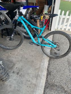 2018 Specialized Stumpjumper Mountain Bike