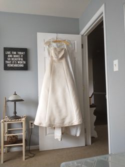Antique Ivory Wedding Dress