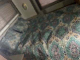 Queen mattress    Free