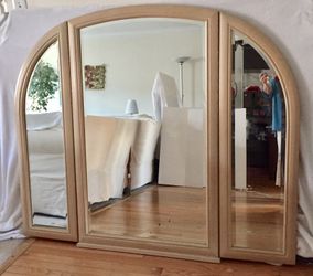 Mirror 3-Paneled Hinged Mirror