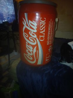 Old Coke Ice Chest  Good Shape