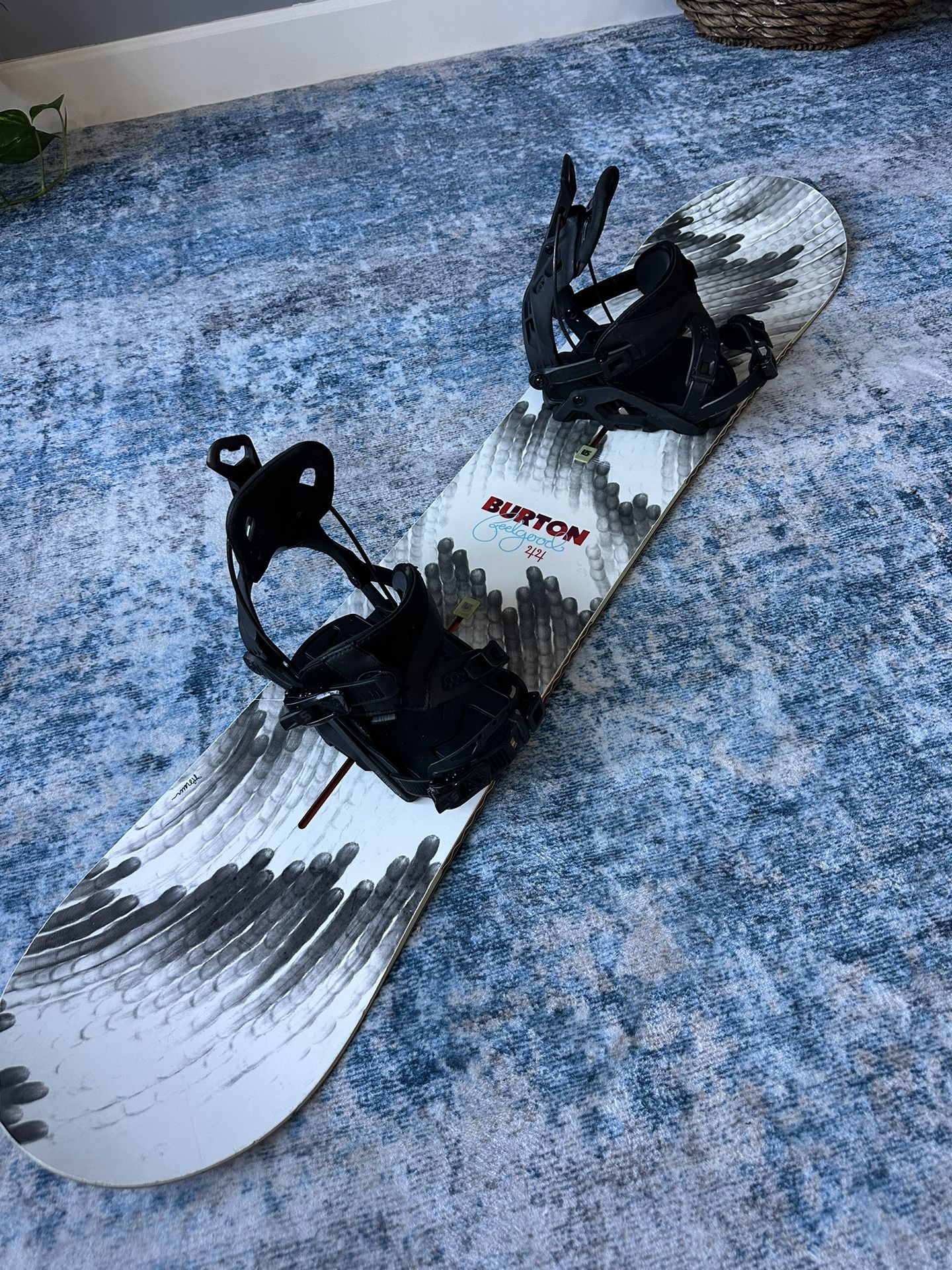 Burton Feelgood 140 Cm Snowboard/Flow fuse bindings/New Wax-Also Sell Boots/Goggles/Helmets/Bib/Coat/Ski Mask