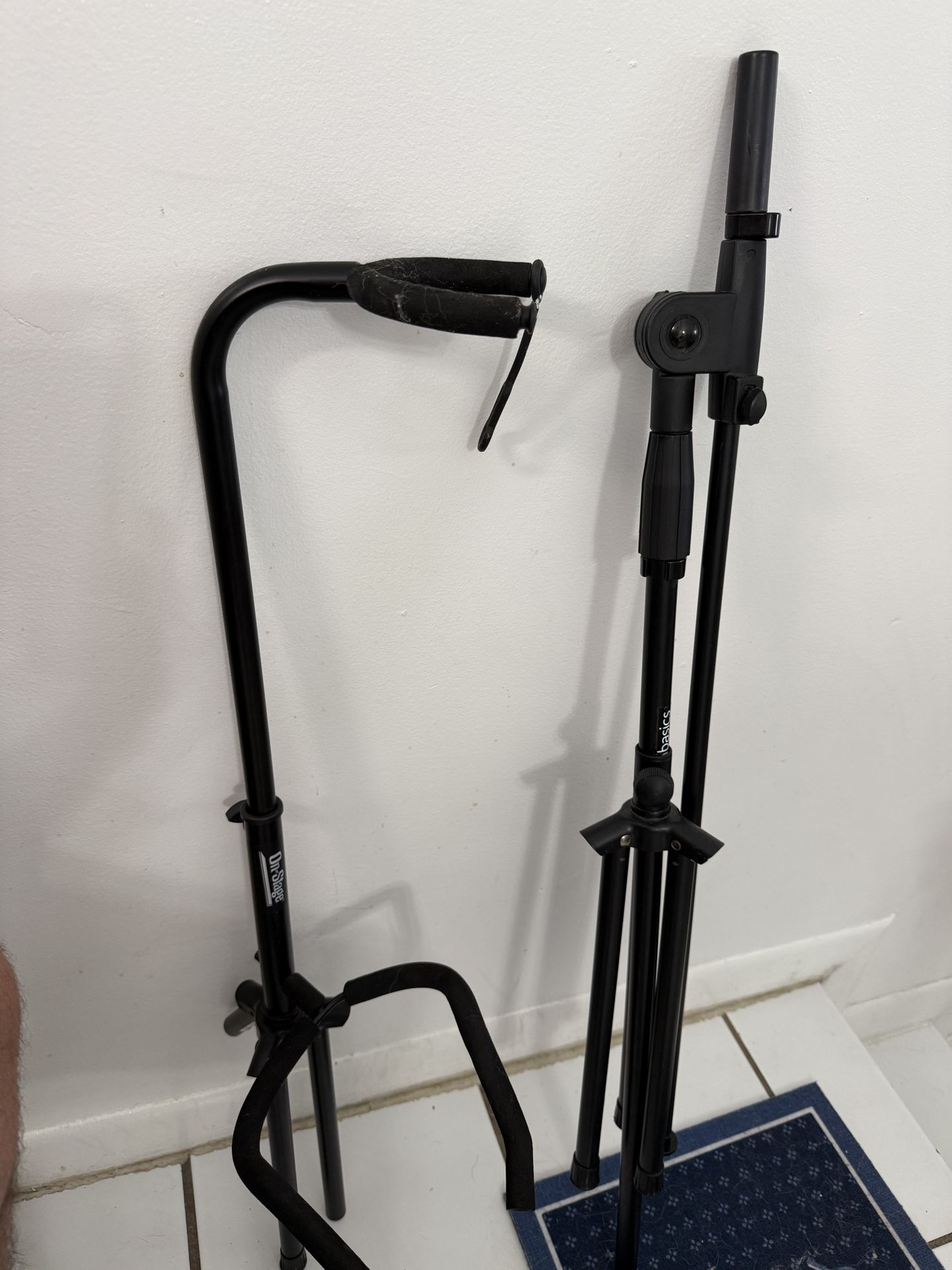 Microphone Stand + Guitar Stand