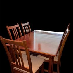 Dining Room Table Cherry Wood Finish (Includes removable Leaf)