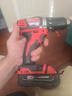 Milwaukee M18 drill gun with battery and charger no problems