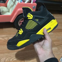 AIR JORDAN 4 RETRO 