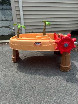 Little tikes water/sand table