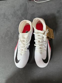 Soccer Cleats Size 5