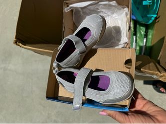 Shoes size 8 1/2 little girls