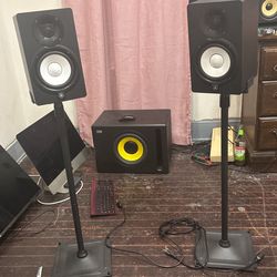 Yamaha Hs5s Pair With Stands