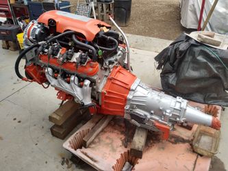 Chevrolet 5.3 LS motor and transmission