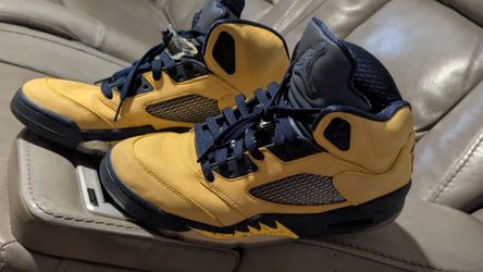 GENUINE Nike Air Jordan V 5 RETRO MICHIGAN Men's Shoes SIZE 9