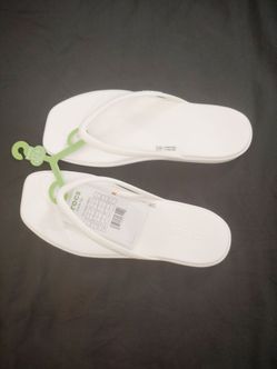 Crocks size 6