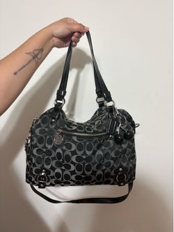 Vintage signature C Coach bag