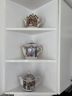 antique porcelain teapots