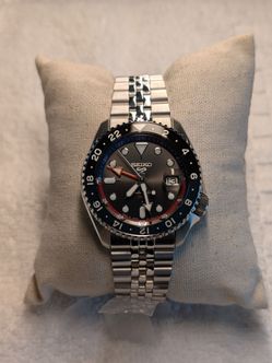 Seiko 5 Sports Pepsi Automatic GMT Charcoal Dial Men's Watch SSK019 New In Box