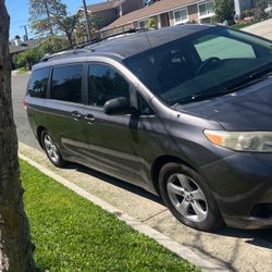 2011 Toyota Sienna