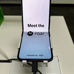 Brand New Motorola Razr 2025