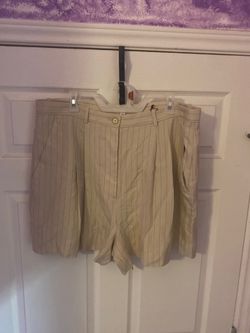 Woman’s Banana Republic High-Rise Pin Stripe Shorts